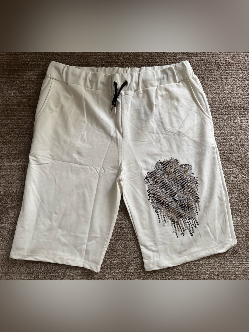 Men's White Sweat Shorts with Rhinestone Lion Graphic Size 3XL fits like a 2XL